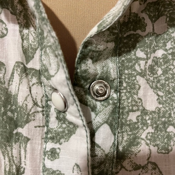 IVY JANE- WOMEN'S BOTANICAL SNAP FRONT COLLARED SHIRT, size Large - Picture 4 of 10
